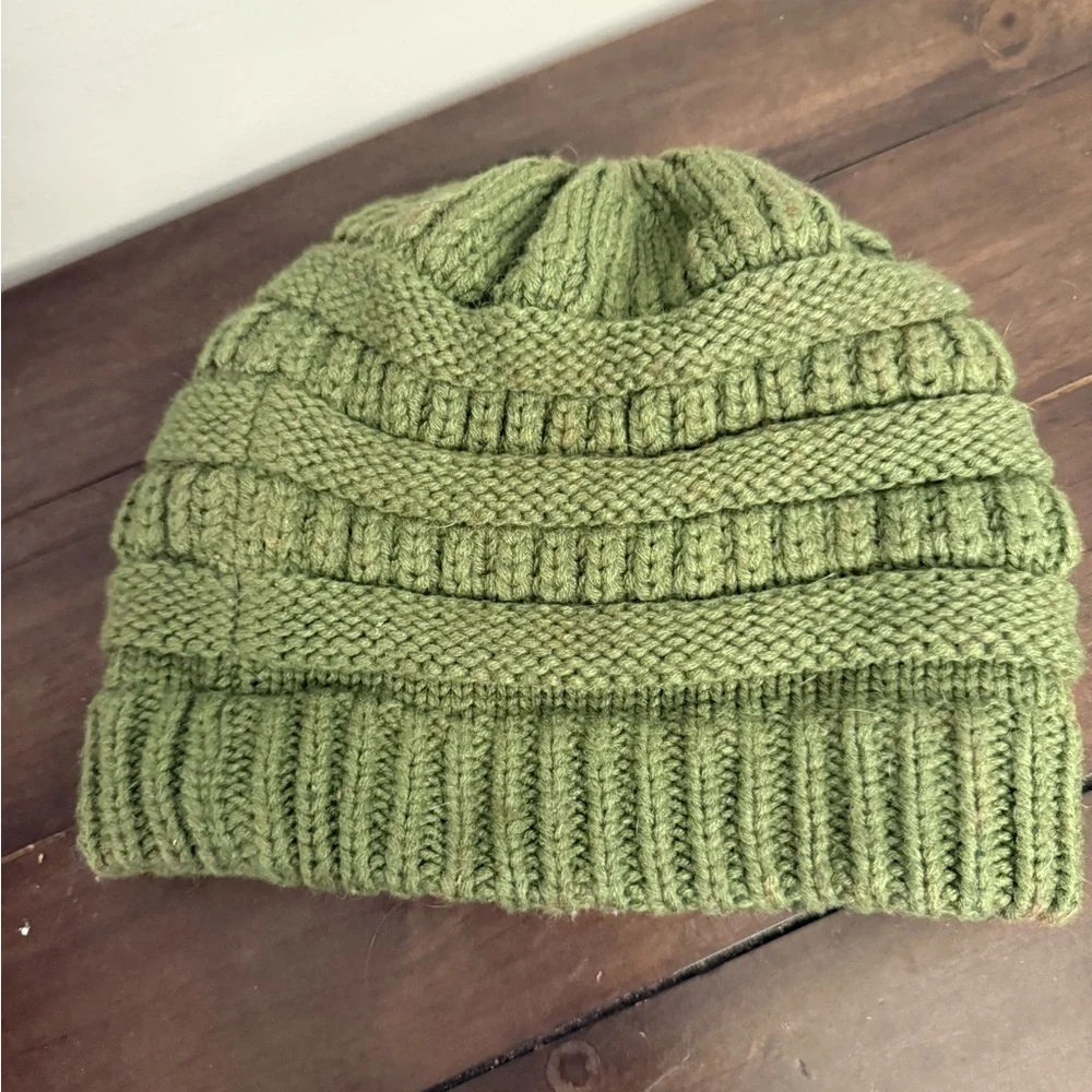 Aurya Olive Green Chunky Knit Beanie Hat – Slouchy Cable Style